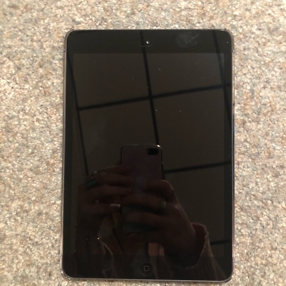 iPad mini and case - Picture 2 of 5